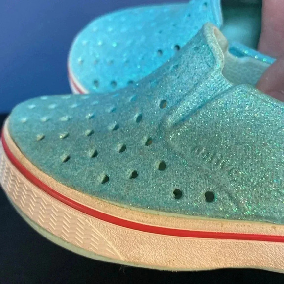 NATIVE SLIP ON SHOES TEAL GLITTER GIRLS SHOES SIZE 7 GOOD CLEAN CONDITION - Picture 13 of 13